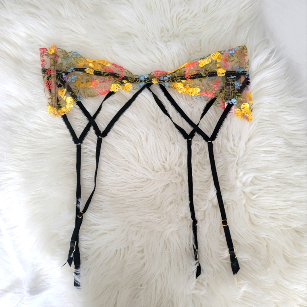 Victoria Secret Garter Belt